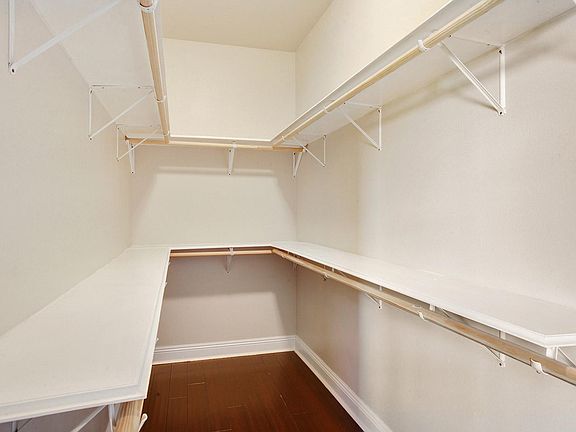5th image of 6053 Wickfield Dr