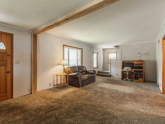 3rd image of 412 Riverview Ave