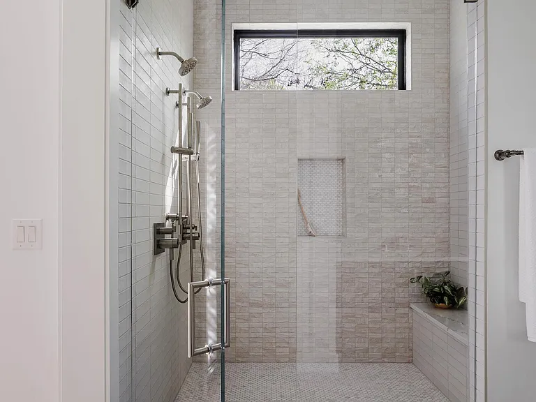 2504 Bluffview Dr — Photo 18