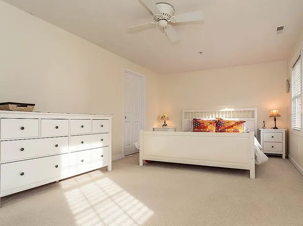 188 Tyngsboro Rd Unit 4, North Chelmsford, MA 01863