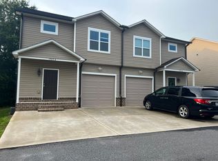 1563 14th Ave NE #A, Hickory, NC 28601