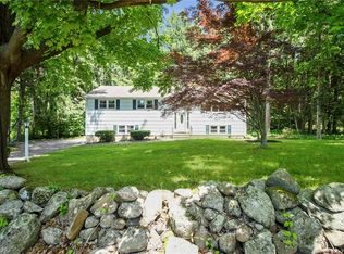 1399 Long Hill Rd, Guilford, CT 06437