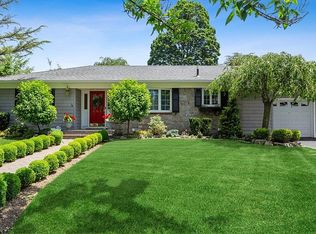 183 Wetherill Rd, Garden City, NY 11530