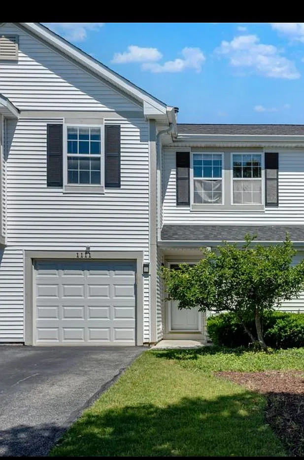 2 bed, 2.5 bath, 1288 sqft, $2,350 — Photo 1