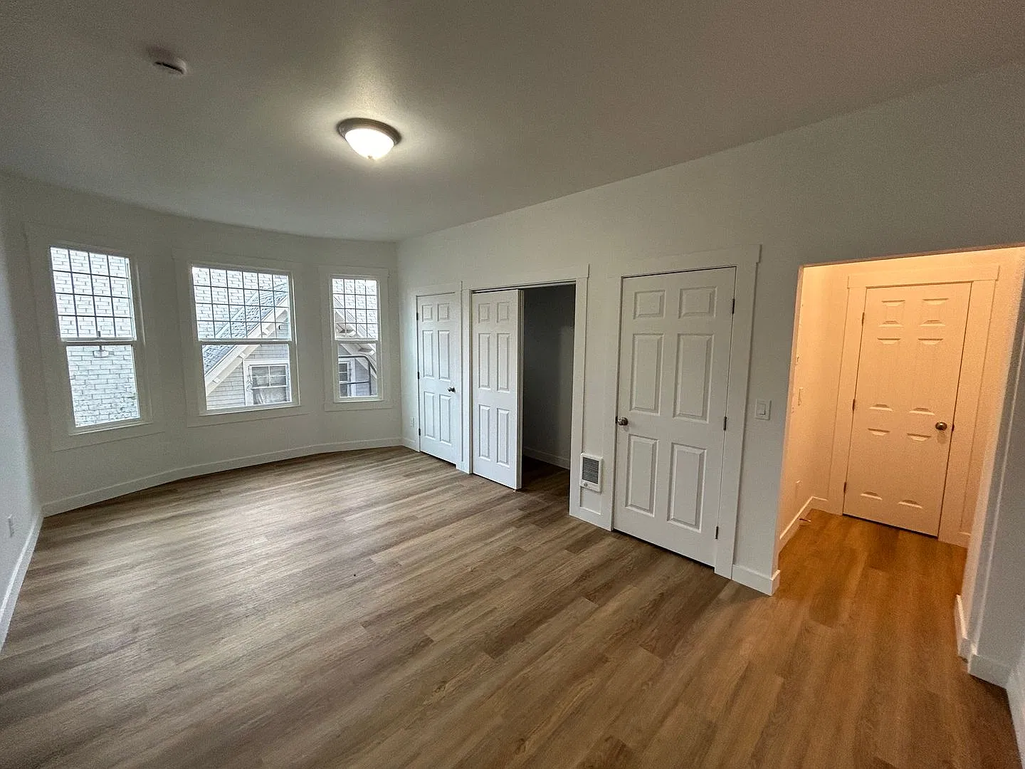 1428 West 10th — Photo 3