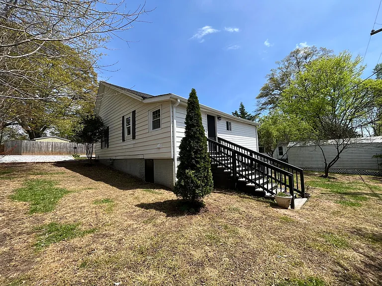 27 Saco St — Photo 12