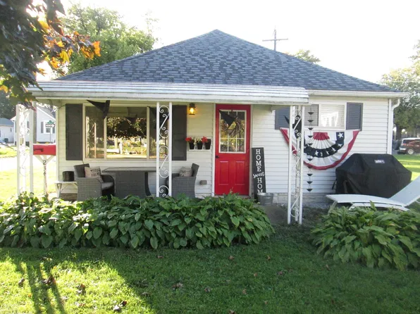 234 S Belle River Ave, Marine City, MI 48039