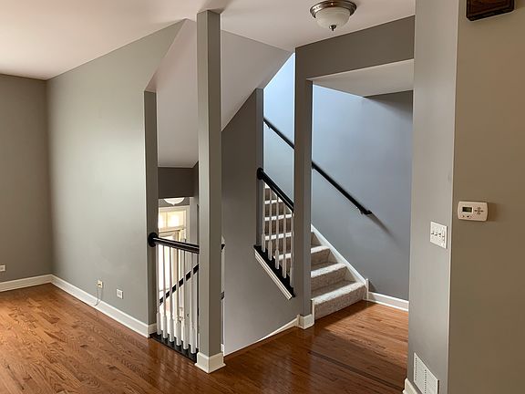 2nd image of 461 Kenilworth Ave #461