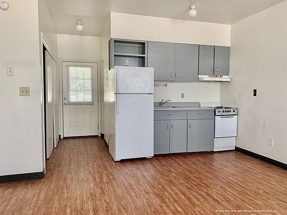 3rd image of 420 North St APT 207