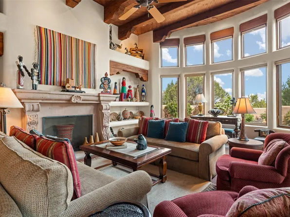19 Sonrisa Trl, Santa Fe, NM 87506