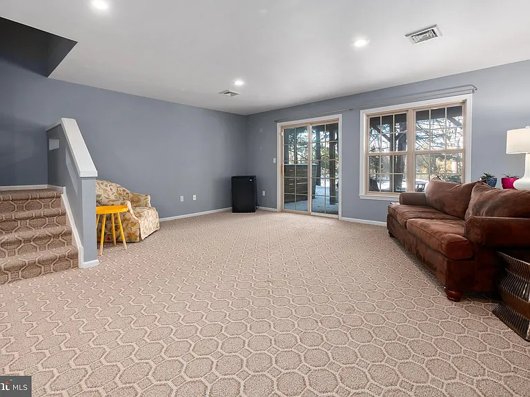 4079 Waterford Dr — Photo 20