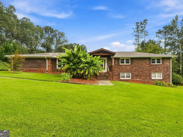 2156 Windsor Dr, Lithia Springs, GA 30122