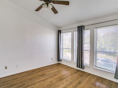 714 E Wall St APT 104, Grapevine, TX, 76051