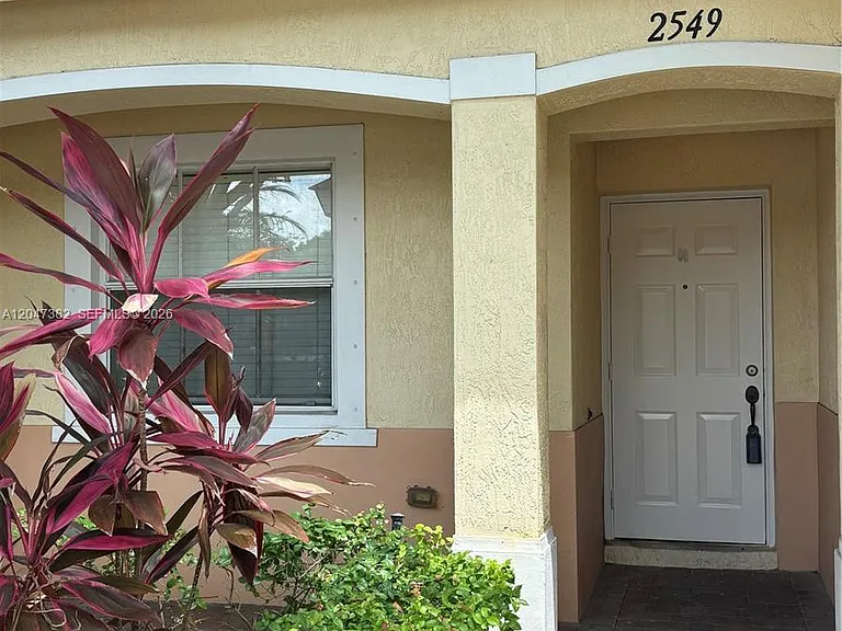 2549 SW 83rd Ter #105 — Photo 2