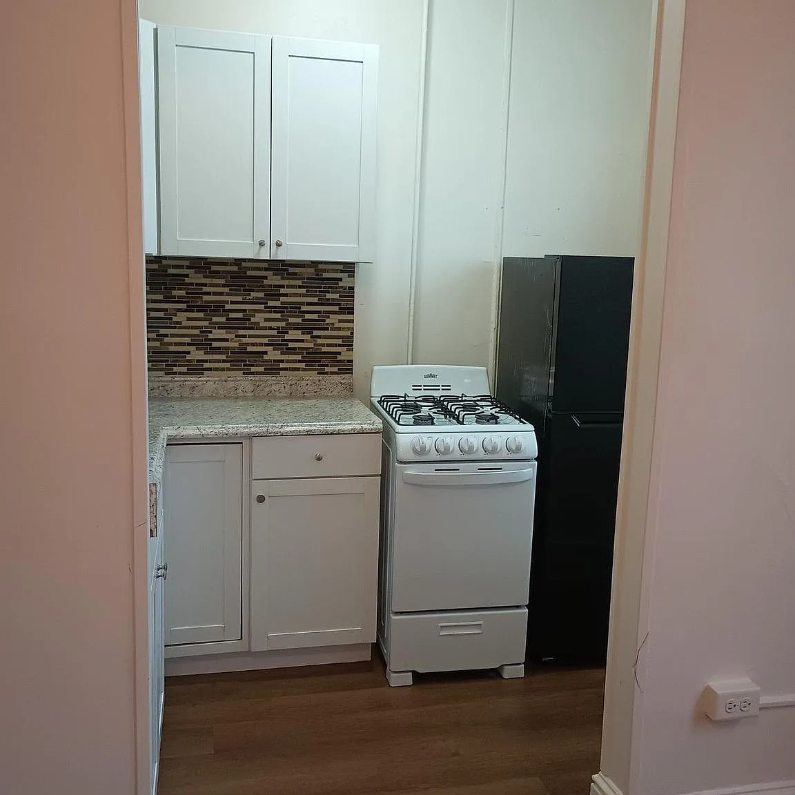 Apts — Photo 1