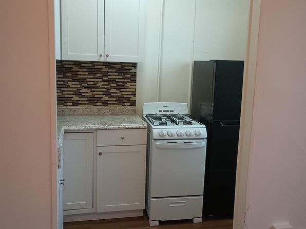 606 E Market St FLOOR 2