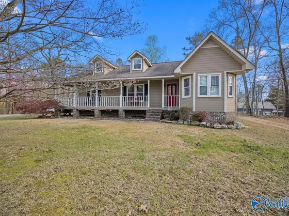 1203 Walker Dr, Glencoe, AL 35905