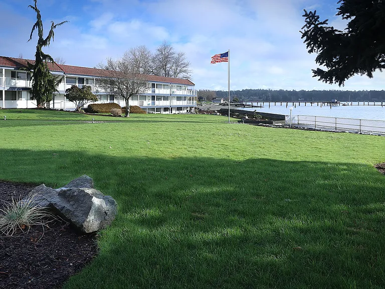 Silverdale Shores — Photo 10