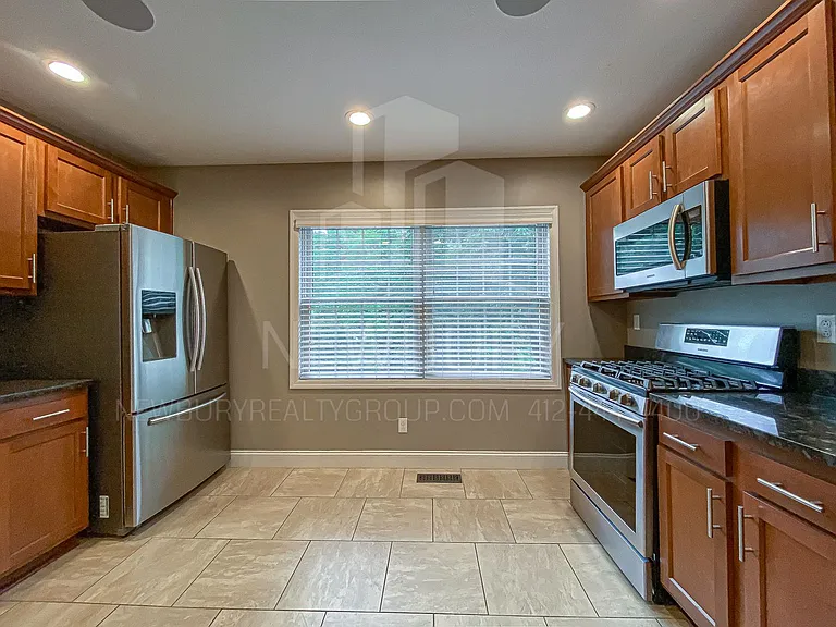 113-155 Banksville Pl — Photo 19