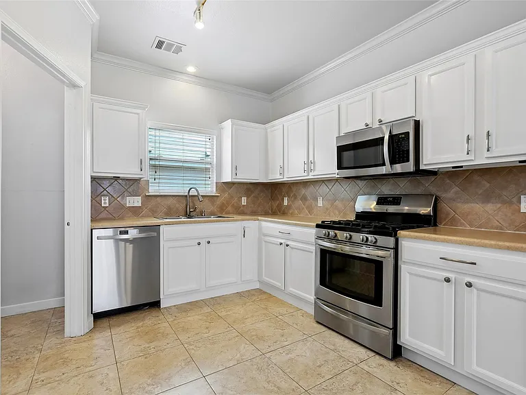 1001 Monadale Trl — Photo 16