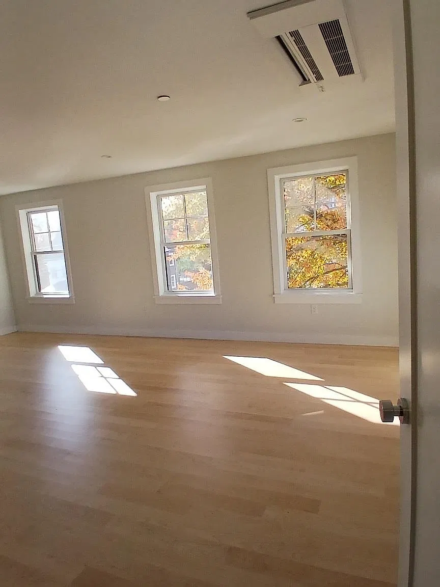 2 bed, 2.0 bath, 1100 sqft, $2,800 — Photo 3