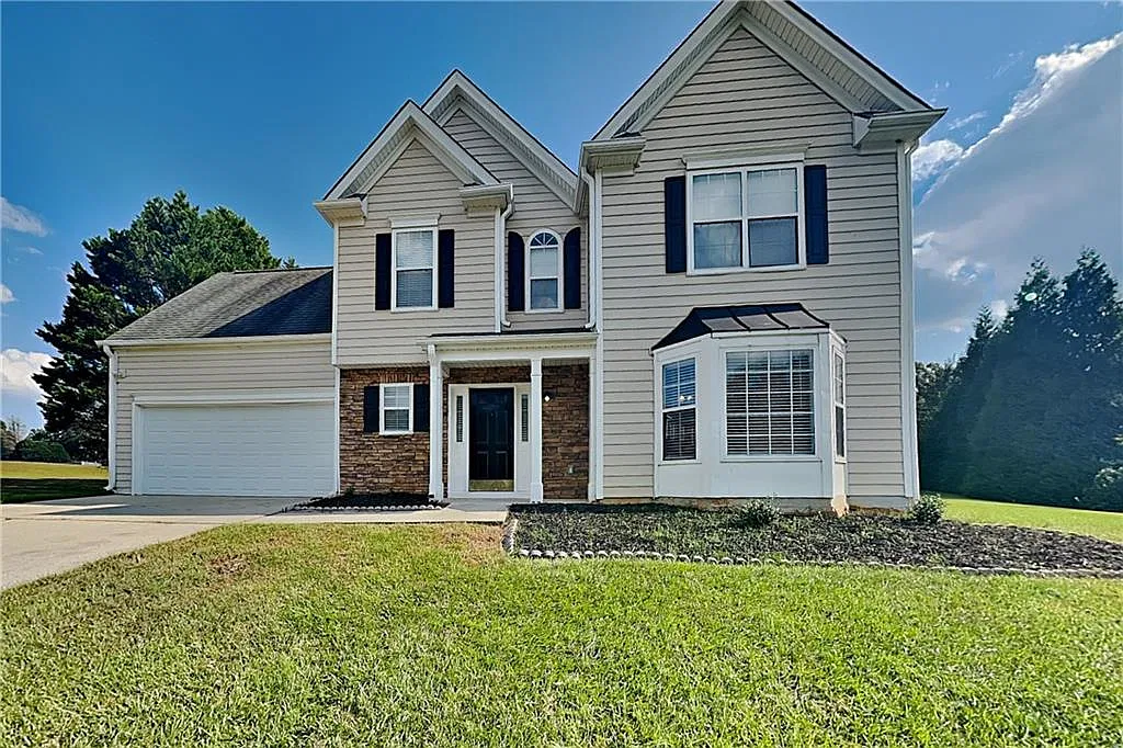 4 bed, 2.5 bath, 1972 sqft, $2,140 — Photo 1