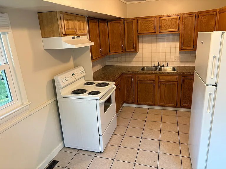 4237 Curtis Ave — Photo 8