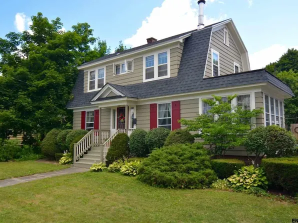 202 S William St, Johnstown, NY 12095
