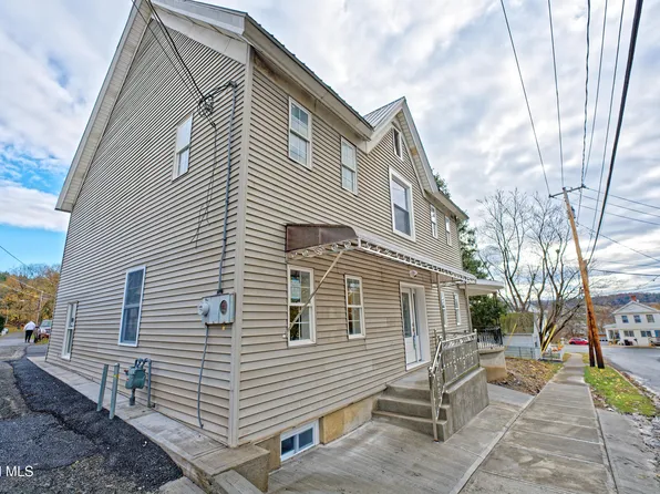 2 Cemetery Street, Fonda, NY 12068