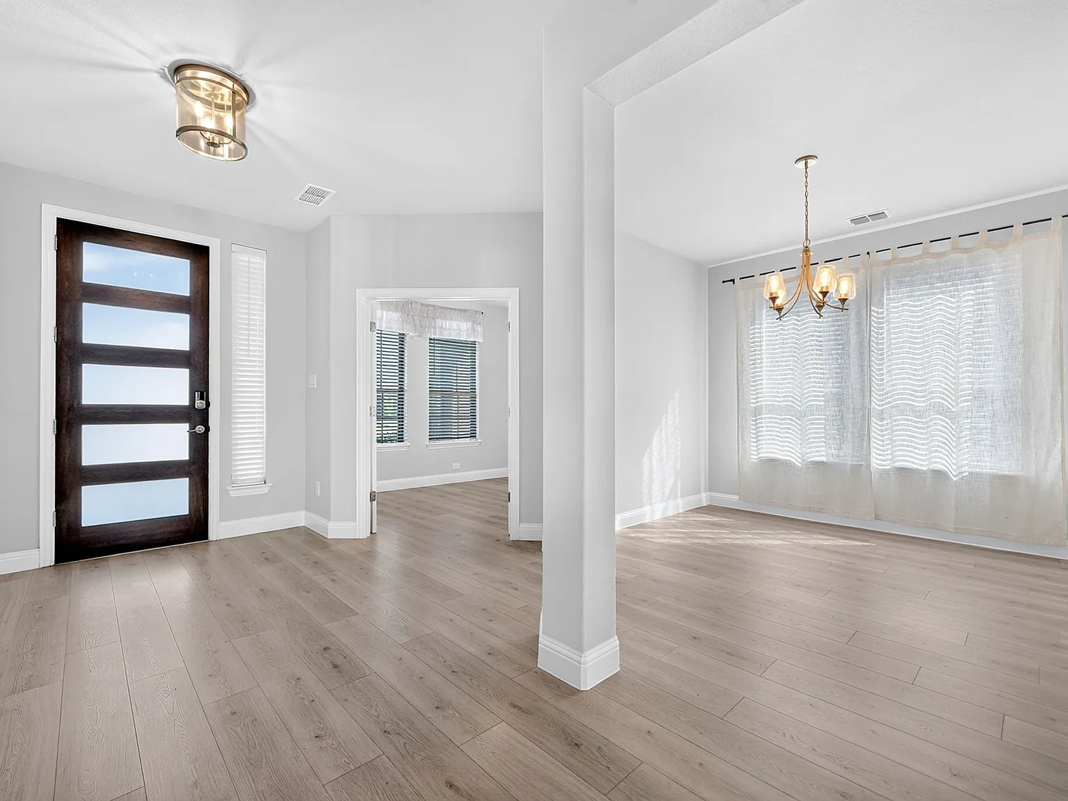 4 bed, 3.5 bath, 2942 sqft, $3,150 — Photo 4