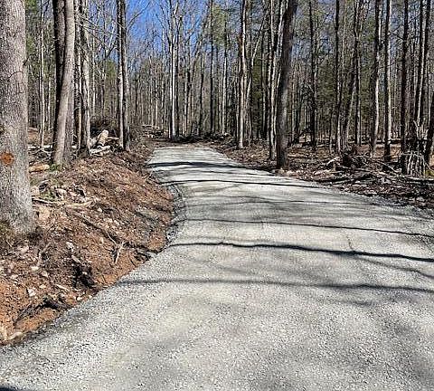 3rd image of 130 Creek Rd