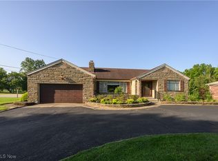 964 E Robinson Ave, Barberton, OH 44203