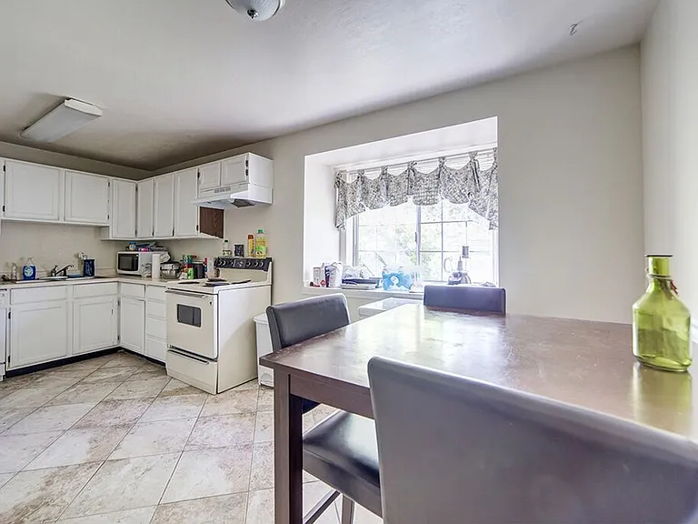 724 W 1720 N #102 — Photo 5