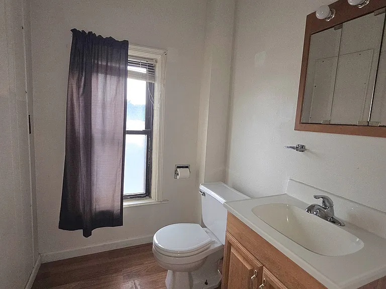 114 E River St #1 — Photo 5