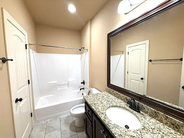1200 S Kalanchoe Ave — Photo 41