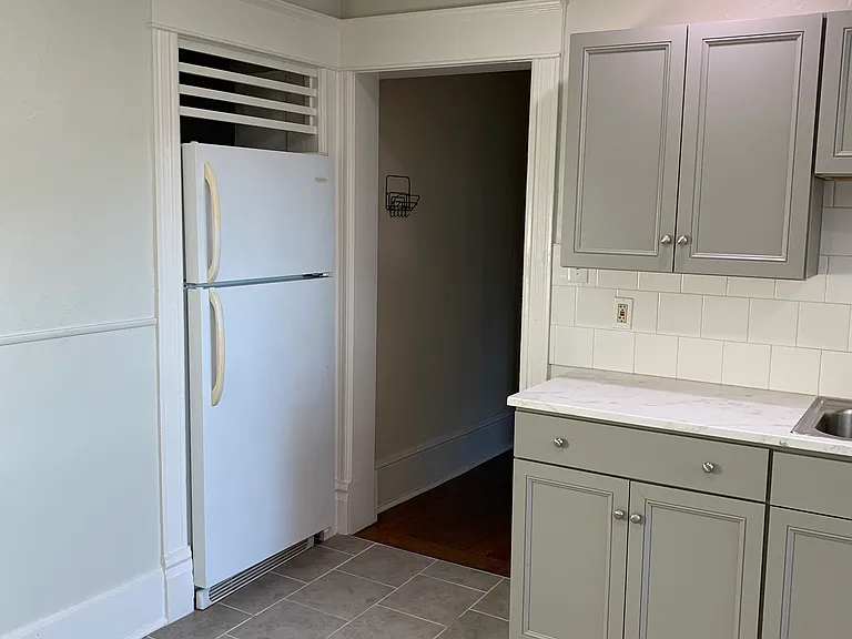 80 Hanover St #4 — Photo 6
