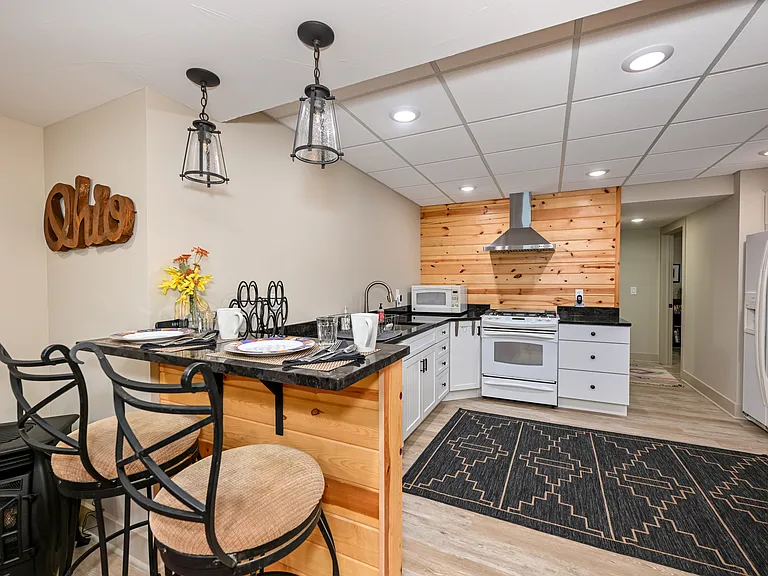 Raised kitchen bar.