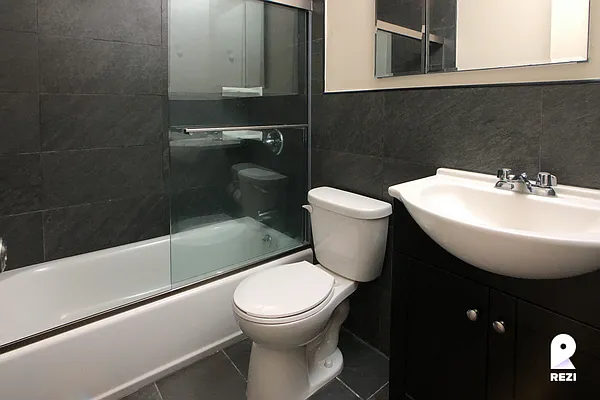 Rented by REZI | media 11