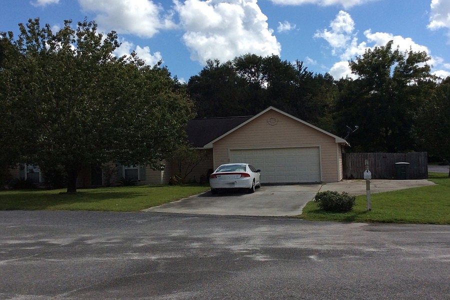 2nd image of 209 Bluebird Ct