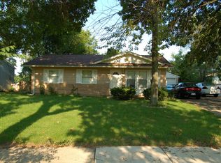 1429 N Russell Ave, Aurora, IL 60506