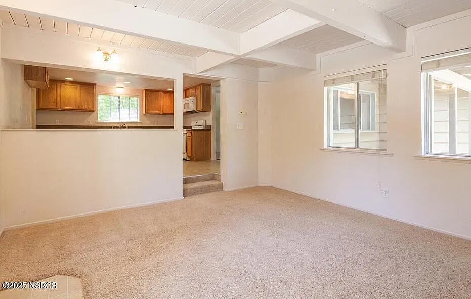 3 bed, 2.0 bath, 2044 sqft, $4,900 — Photo 4