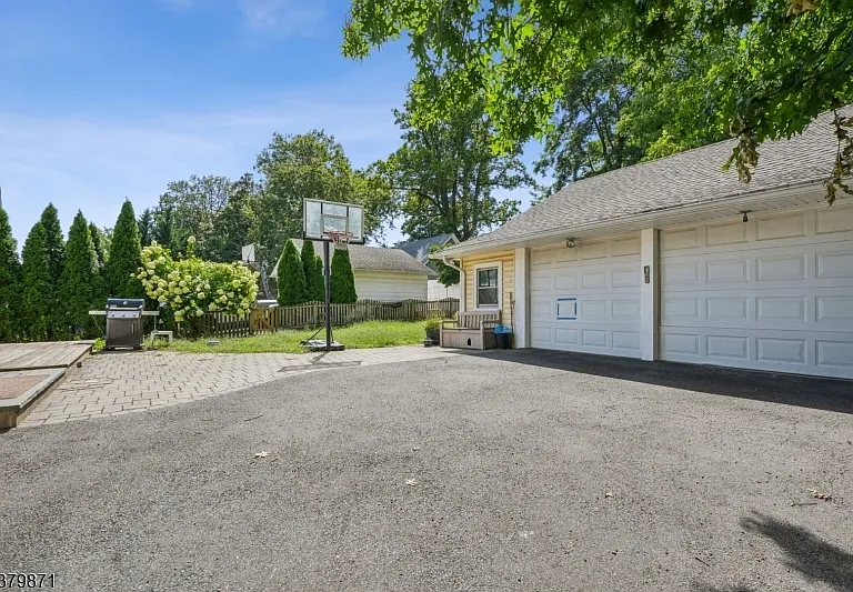 163 Myrtle Ave — Photo 47