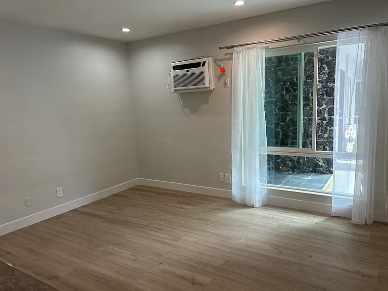 13000 Valleyheart Dr #27 — Photo 6