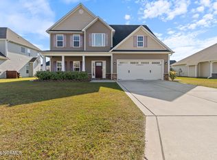 405 Derrick Dr, Sneads Ferry, NC 28460