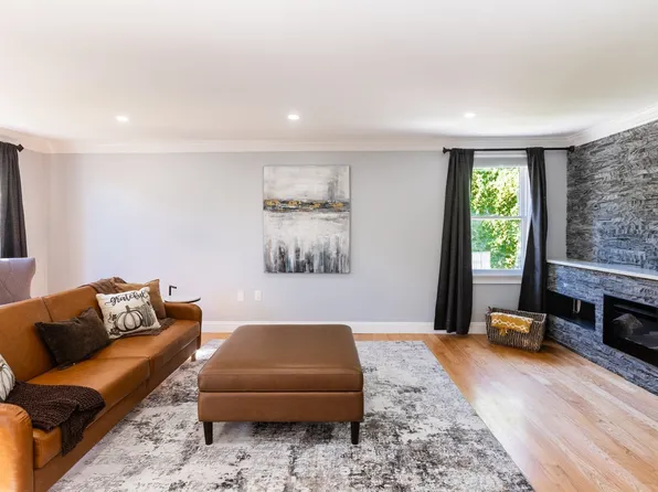 14 Gervais Way, Methuen, MA 01844