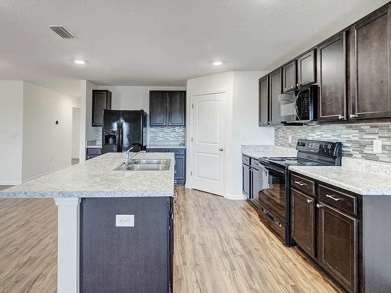 7138 Hatteras Blvd — Photo 5