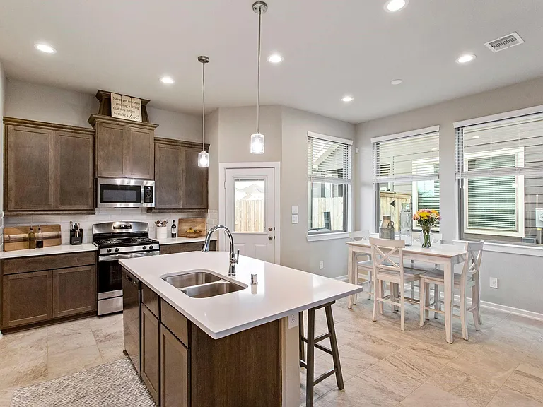 1531 Rustling Creek Dr — Photo 11