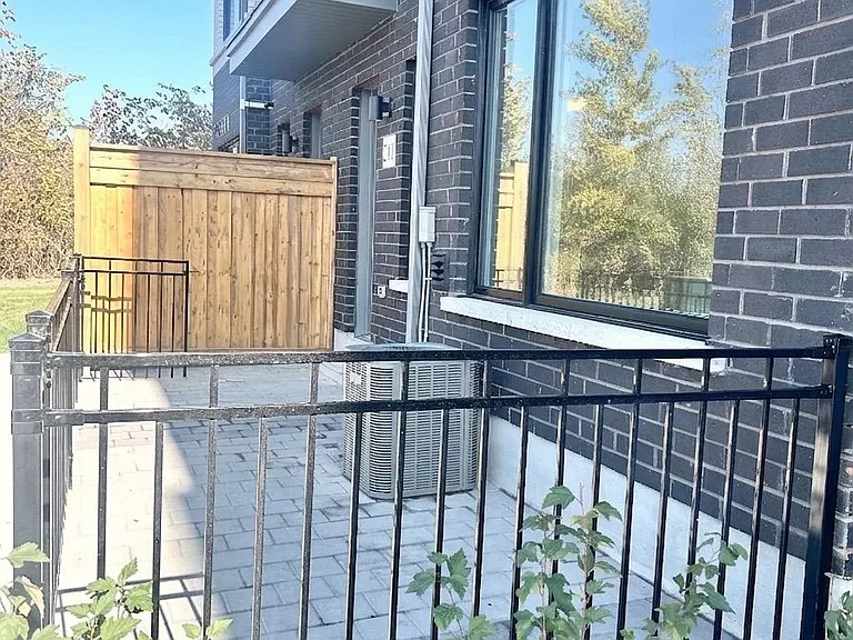 160 Densmore Rd #2001 — Photo 11
