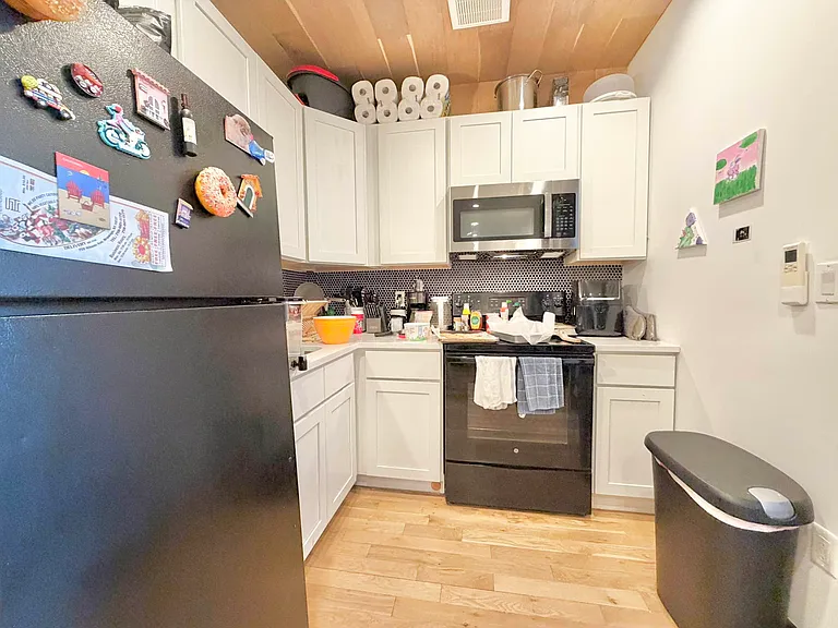172 Suydam St #4R — Photo 5