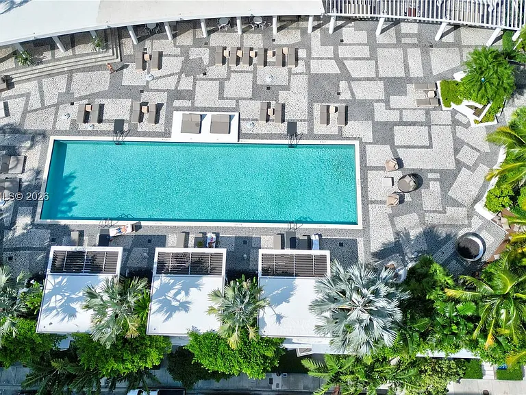 2020 N Bayshore Dr #1905 — Photo 12
